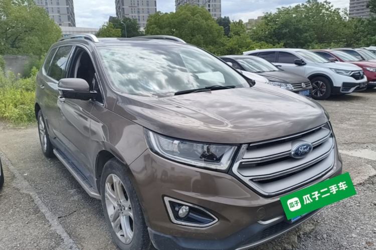 Used Ford Edge 2016 EcoBoost 245 Two-Wheel-Drive Titanium 7-Seater Front Right 45 Deg