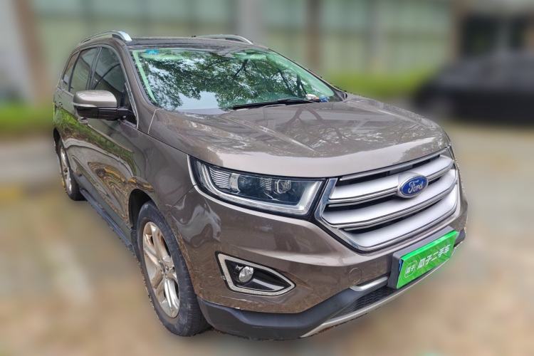 Used Ford Edge 2016 EcoBoost 245 Two-Wheel-Drive Titanium 7-Seater Front Right 45 Deg