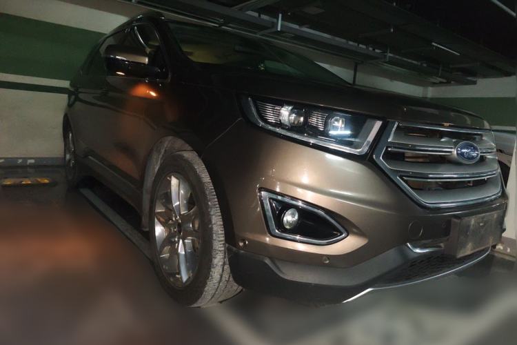 Used Ford Edge 2016 EcoBoost 245 Four-Wheel Drive Titanium 7-Seater Front Right 45 Deg