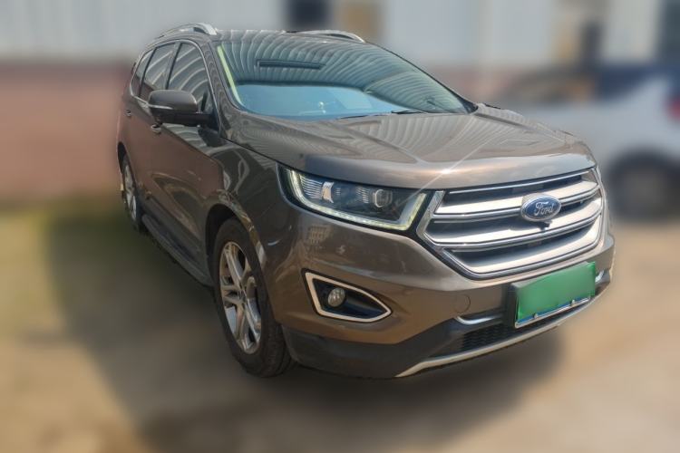 Used Ford Edge 2016 EcoBoost 245 Two-Wheel-Drive Titanium 7-Seater Front Right 45 Deg