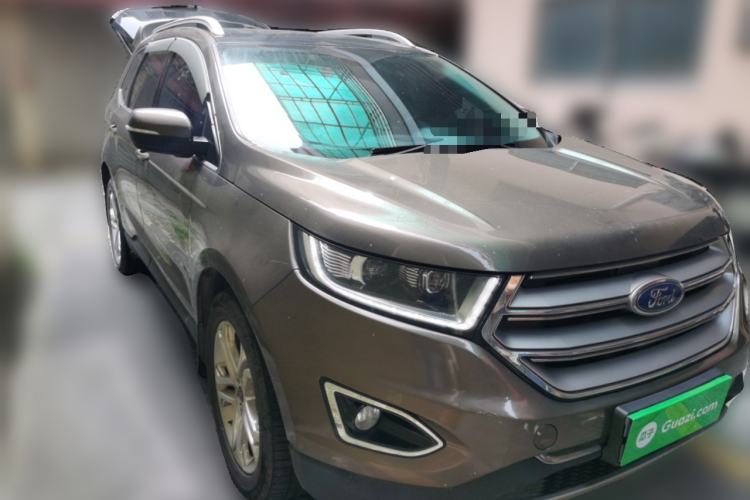 Used Ford Edge 2016 EcoBoost 245 Two-Wheel-Drive Titanium 7-Seater Front Right 45 Deg