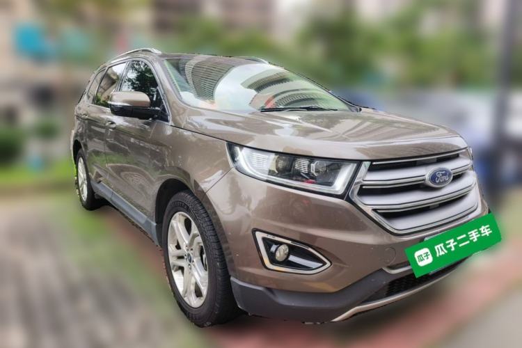 Used Ford Edge 2016 EcoBoost 245 Two-Wheel-Drive Titanium 7-Seater Front Right 45 Deg