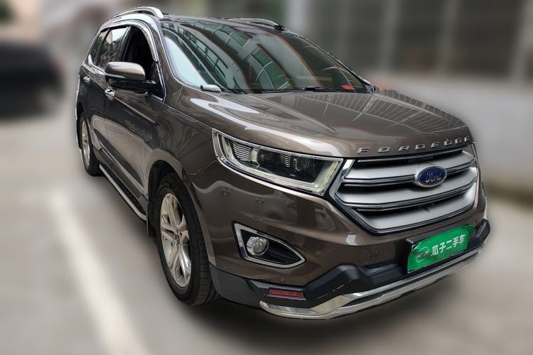 Used Ford Edge 2016 EcoBoost 245 Two-Wheel-Drive Titanium 7-Seater Front Right 45 Deg
