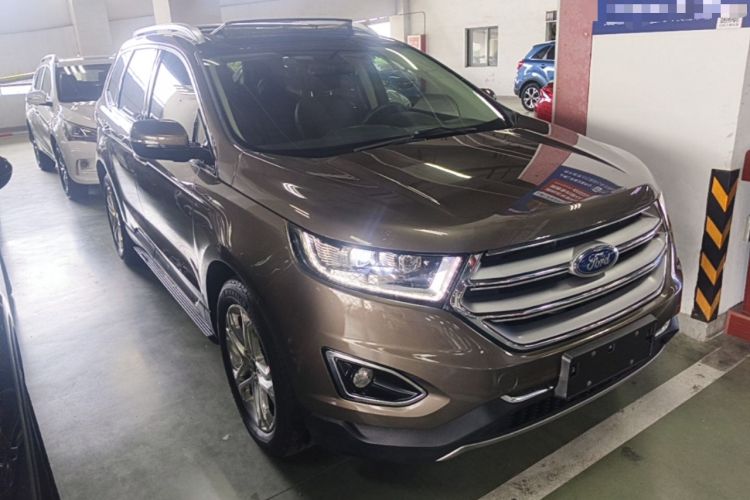 Used Ford Edge 2016 EcoBoost 245 Two-Wheel-Drive Titanium 7-Seater Front Right 45 Deg