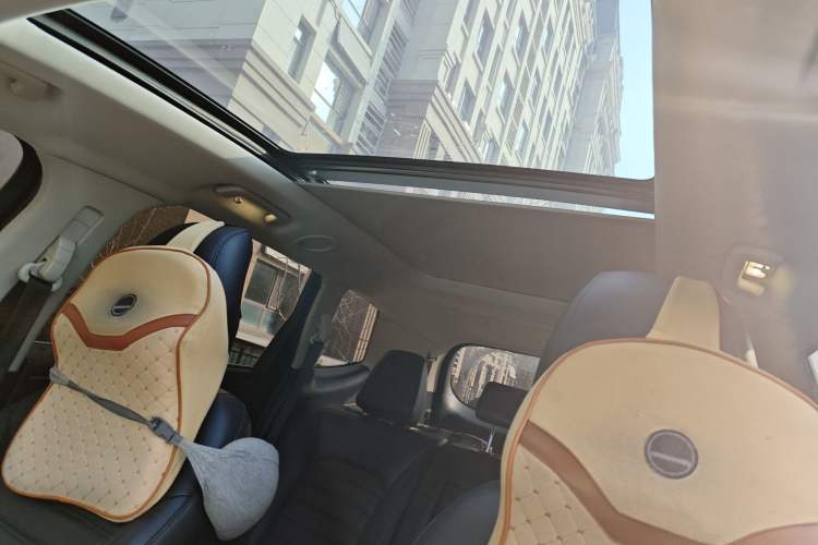 Used Ford Edge 2016 EcoBoost 245 Four-Wheel Drive Titanium Edition 7-Seater Headliner