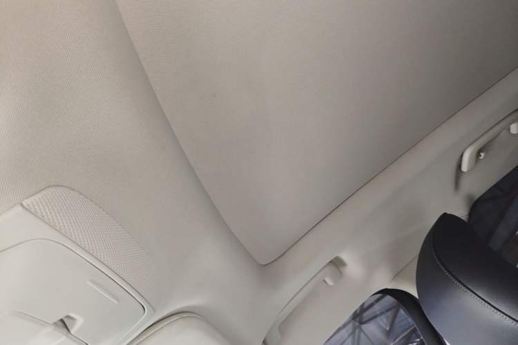 Used Ford Edge 2016 EcoBoost 245 Four-Wheel Drive Titanium 7-Seater Headliner