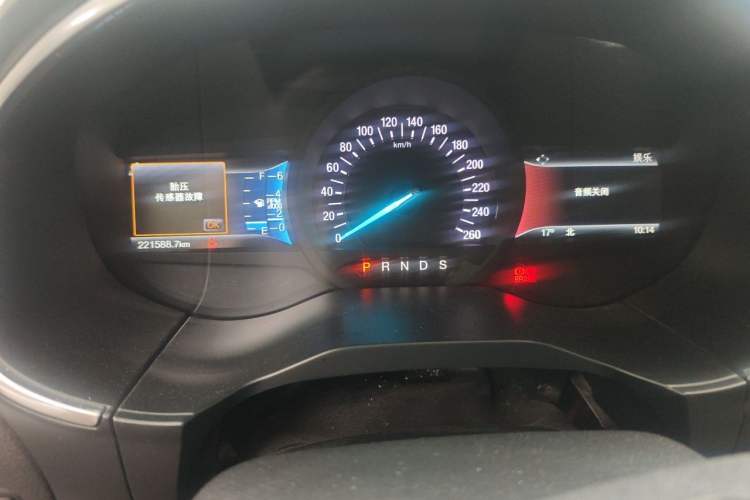 Used Ford Edge 2016 EcoBoost 245 Four-Wheel Drive Titanium Edition 7-Seater Instrument Cluster