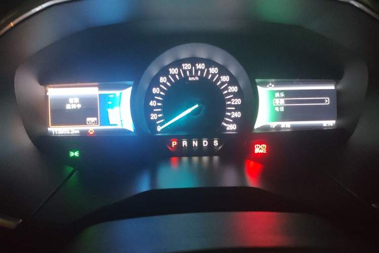 Used Ford Edge 2016 EcoBoost 245 Four-Wheel Drive Titanium Edition 7-Seater Instrument Cluster
