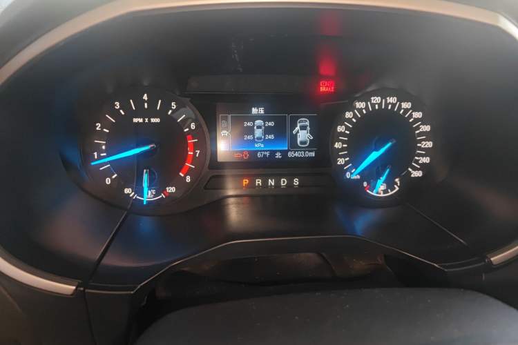 Used Ford Edge 2016 EcoBoost 245 Two-Wheel-Drive Titanium 5-Seater Instrument Cluster