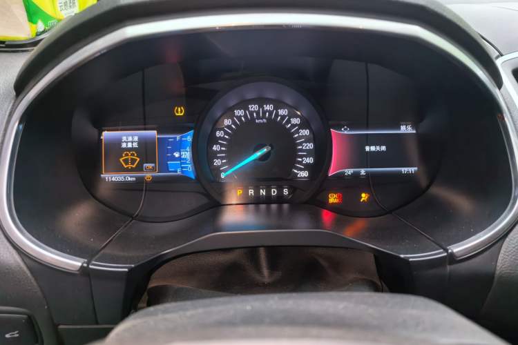 Used Ford Edge 2016 EcoBoost 245 Two-Wheel-Drive Titanium 7-Seater Instrument Cluster