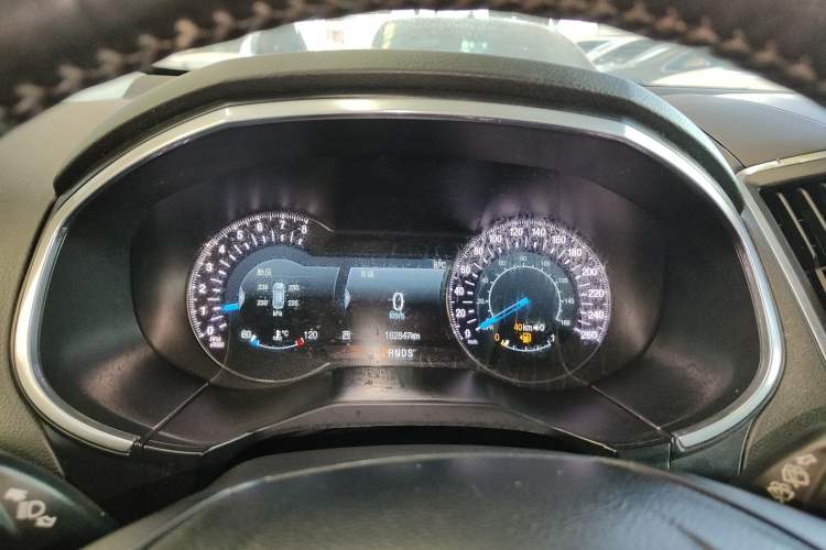 Used Ford Edge 2016 EcoBoost 245 Four-Wheel Drive Titanium 7-Seater Instrument Cluster