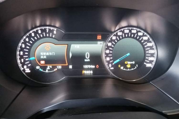 Used Ford Edge 2016 EcoBoost 245 Four-Wheel Drive Titanium 7-Seater Instrument Cluster