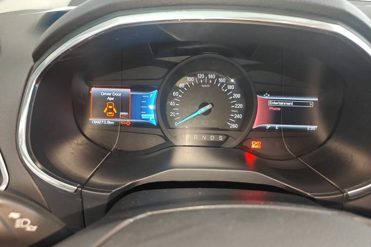 Used Ford Edge 2016 EcoBoost 245 Two-Wheel-Drive Titanium 7-Seater Instrument Cluster