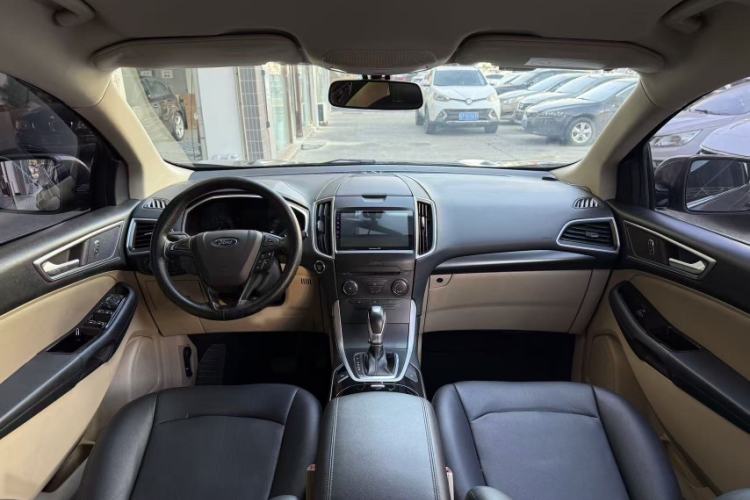 Used Ford Edge 2016 EcoBoost 245 Two-Wheel-Drive Titanium 5-Seater Interior 1
