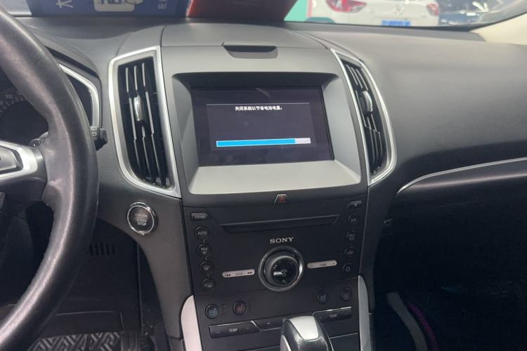 Used Ford Edge 2016 EcoBoost 245 Four-Wheel Drive Titanium 7-Seater Interior 2