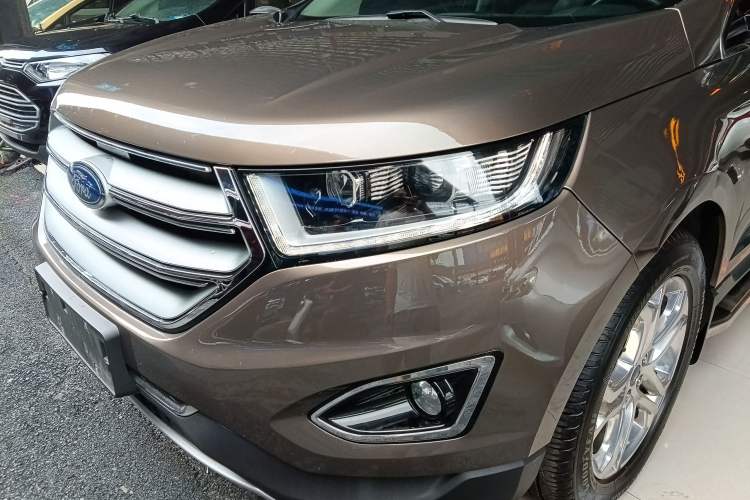 Used Ford Edge 2016 EcoBoost 245 Two-Wheel-Drive Titanium 7-Seater Left Front Headlight