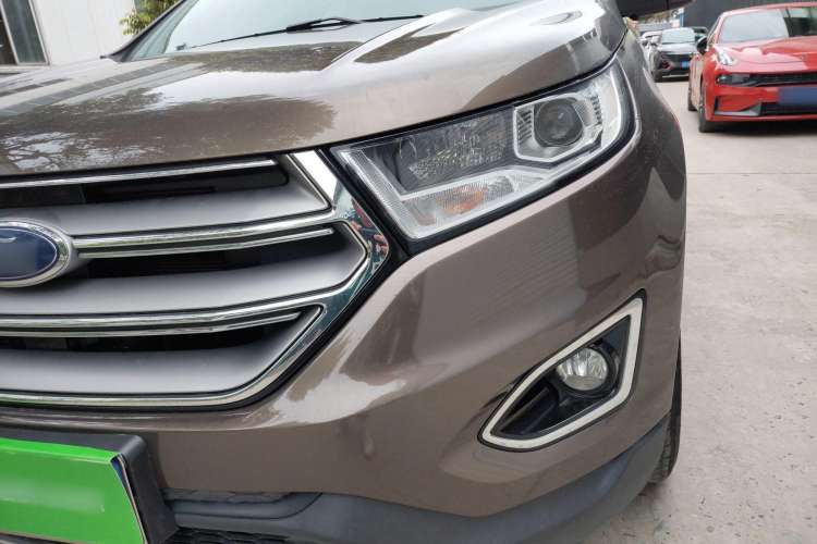 Used Ford Edge 2016 EcoBoost 245 Two-Wheel-Drive Titanium 5-Seater Left Front Headlight