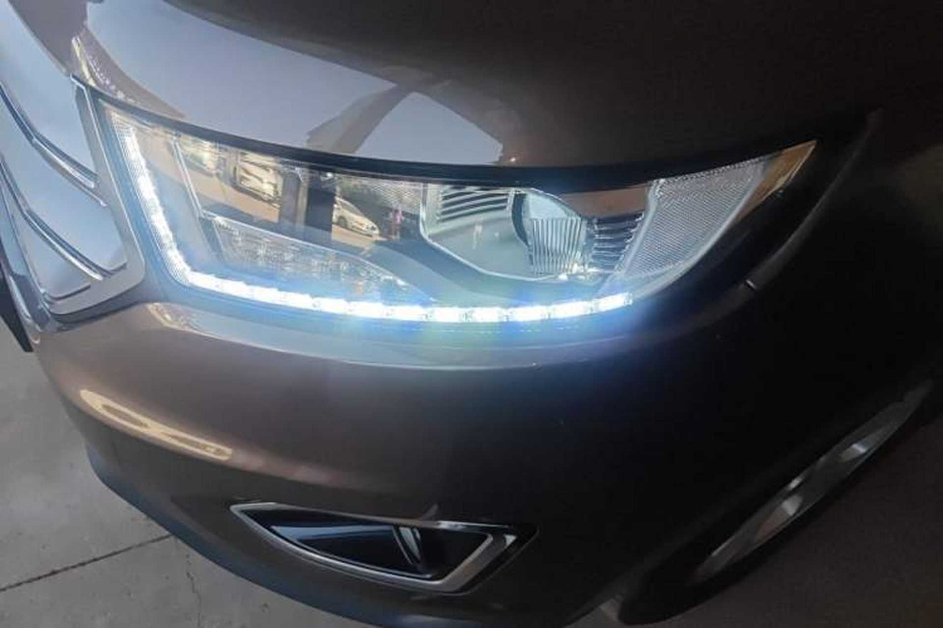 Used Ford Edge 2016 EcoBoost 245 Two-Wheel-Drive Titanium 5-Seater Left Front Headlight