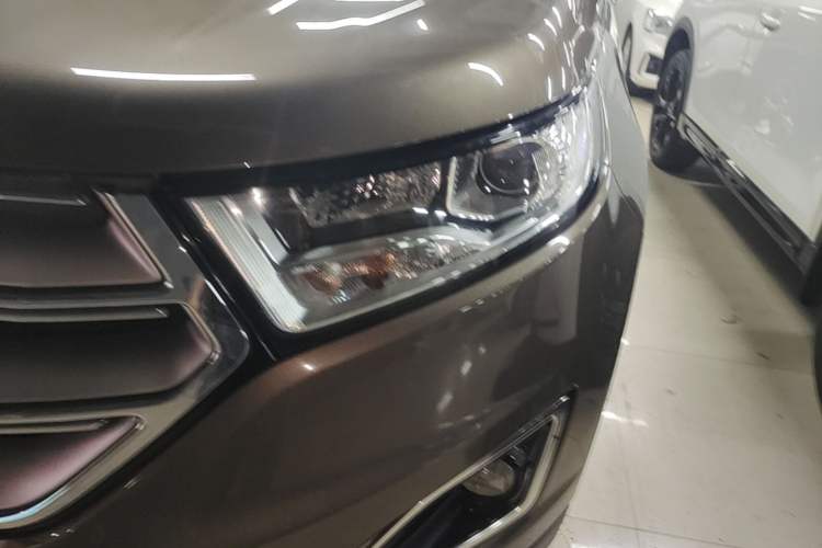 Used Ford Edge 2016 EcoBoost 245 Two-Wheel-Drive Titanium 5-Seater Left Front Headlight
