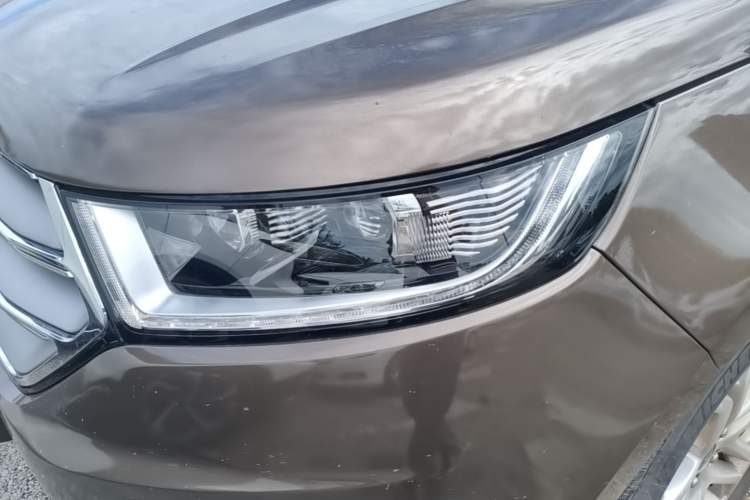 Used Ford Edge 2016 EcoBoost 245 Two-Wheel-Drive Titanium 7-Seater Left Front Headlight