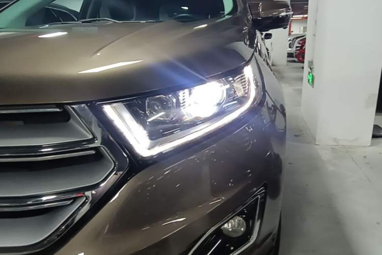 Used Ford Edge 2016 EcoBoost 245 Four-Wheel Drive Titanium 7-Seater Left Front Headlight