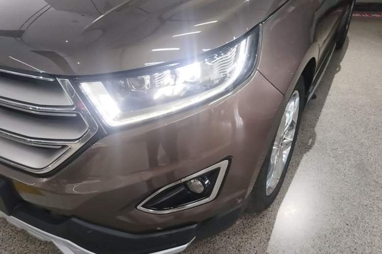 Used Ford Edge 2016 EcoBoost 245 Four-Wheel Drive Titanium 7-Seater Left Front Headlight