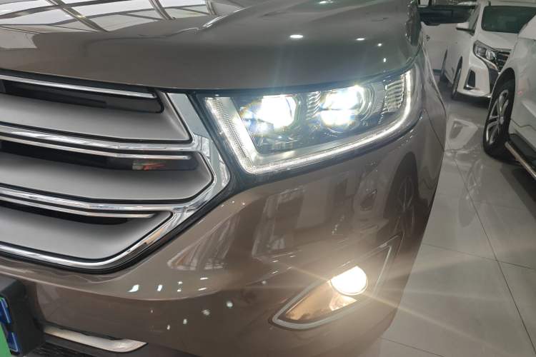 Used Ford Edge 2016 EcoBoost 245 Two-Wheel-Drive Titanium 7-Seater Left Front Headlight