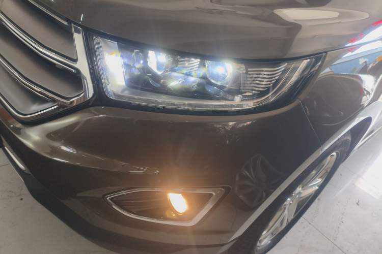 Used Ford Edge 2016 EcoBoost 245 Four-Wheel Drive Titanium Edition 7-Seater Left Front Headlight