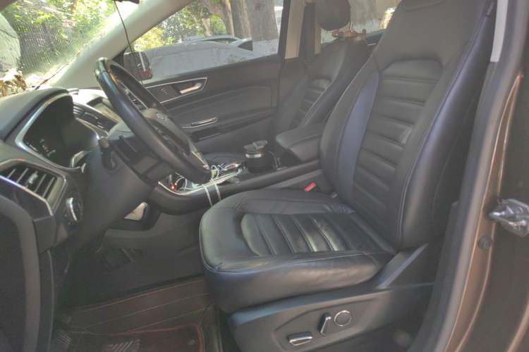 Used Ford Edge 2016 EcoBoost 245 Two-Wheel-Drive Titanium 7-Seater Left Front Seat
