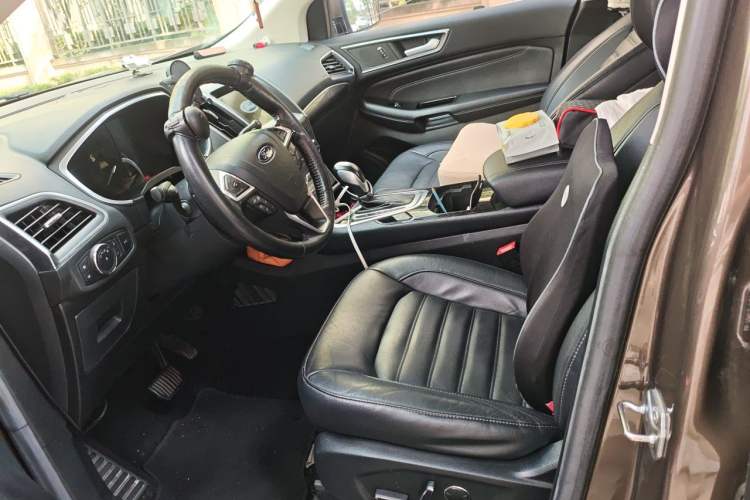 Used Ford Edge 2016 EcoBoost 245 Two-Wheel-Drive Titanium 7-Seater Left Front Seat