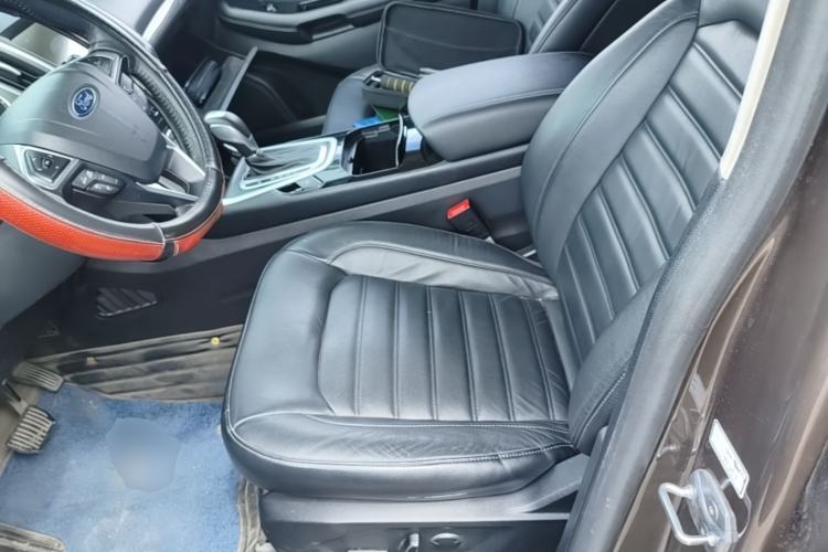 Used Ford Edge 2016 EcoBoost 245 Two-Wheel-Drive Titanium 7-Seater Left Front Seat