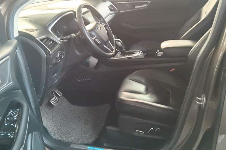 Used Ford Edge 2016 EcoBoost 245 Four-Wheel Drive Titanium 7-Seater Left Front Seat