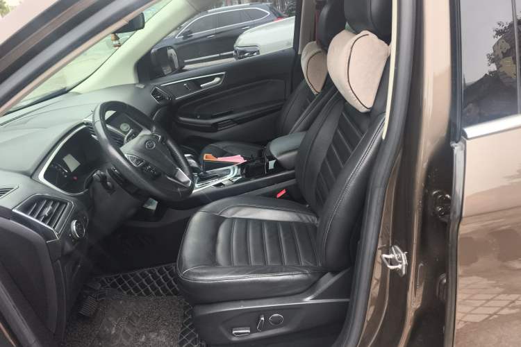 Used Ford Edge 2016 EcoBoost 245 Two-Wheel-Drive Titanium 7-Seater Left Front Seat