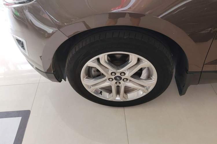 Used Ford Edge 2016 EcoBoost 245 Four-Wheel Drive Titanium Edition 7-Seater Left Front Wheel Hub