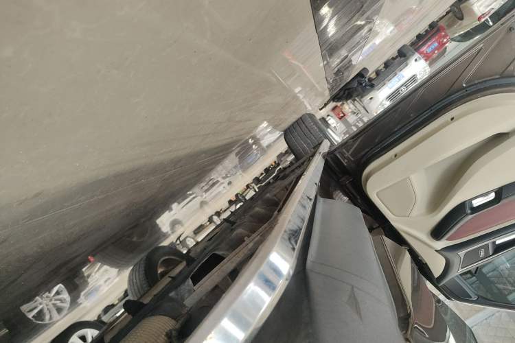 Used Ford Edge 2016 EcoBoost 245 Two-Wheel-Drive Titanium 5-Seater Left Side Sill