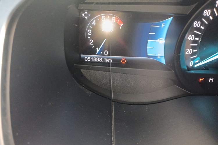 Used Ford Edge 2016 EcoBoost 245 Two-Wheel-Drive Titanium 7-Seater Odometer Close Up