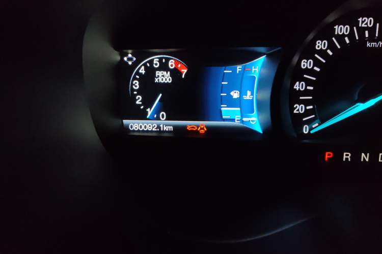 Used Ford Edge 2016 EcoBoost 245 Two-Wheel-Drive Titanium 7-Seater Odometer Close Up