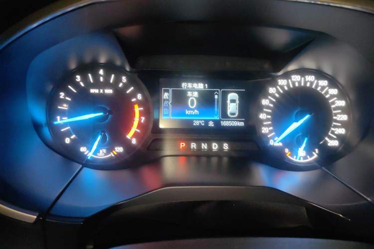 Used Ford Edge 2016 EcoBoost 245 Two-Wheel-Drive Titanium 5-Seater Odometer Close Up