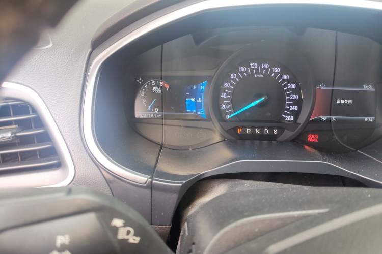 Used Ford Edge 2016 EcoBoost 245 Two-Wheel-Drive Titanium 7-Seater Odometer Close Up