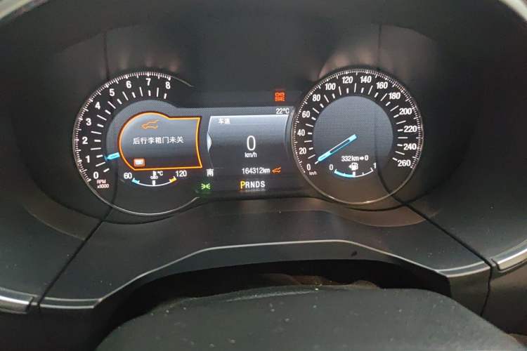 Used Ford Edge 2016 EcoBoost 245 Four-Wheel Drive Titanium 7-Seater Odometer Close Up