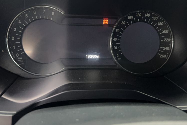 Used Ford Edge 2016 EcoBoost 245 Four-Wheel Drive Titanium 7-Seater Odometer Close Up