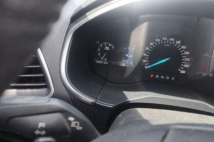 Used Ford Edge 2016 EcoBoost 245 Two-Wheel-Drive Titanium 7-Seater Odometer Close Up