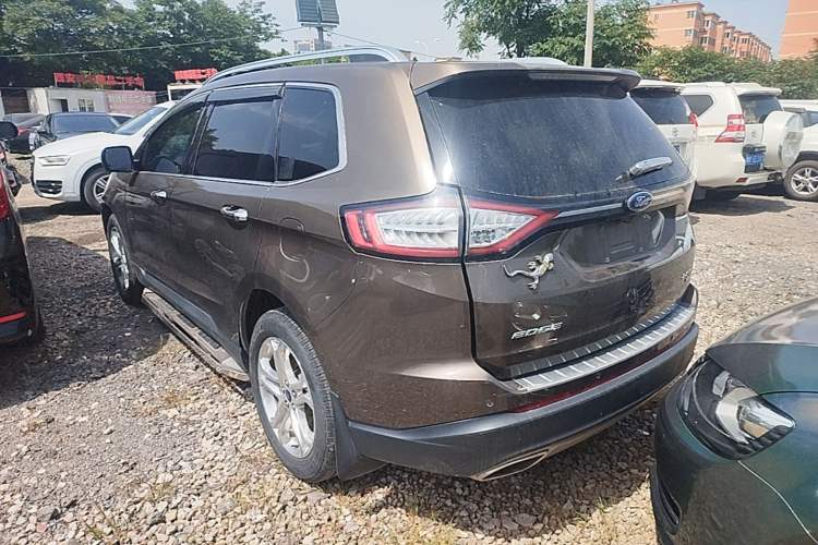 Used Ford Edge 2016 EcoBoost 245 Two-Wheel-Drive Titanium 7-Seater Rear Left 45 Deg