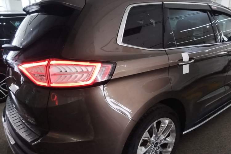 Used Ford Edge 2016 EcoBoost 245 Four-Wheel Drive Titanium 7-Seater Rear Right 45 Deg