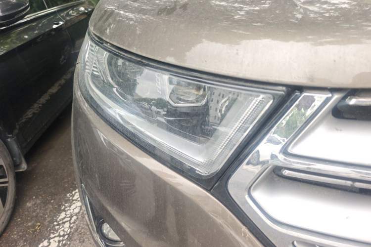 Used Ford Edge 2016 EcoBoost 245 Four-Wheel Drive Titanium Edition 7-Seater Right Front Headlight