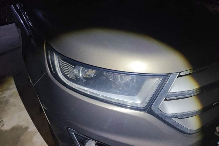 Used Ford Edge 2016 EcoBoost 245 Four-Wheel Drive Titanium 7-Seater Right Front Headlight