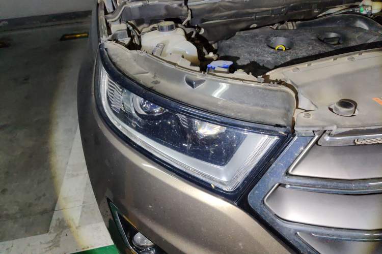 Used Ford Edge 2016 EcoBoost 245 Two-Wheel-Drive Titanium 7-Seater Right Front Headlight