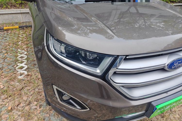 Used Ford Edge 2016 EcoBoost 245 Two-Wheel-Drive Titanium 7-Seater Right Front Headlight