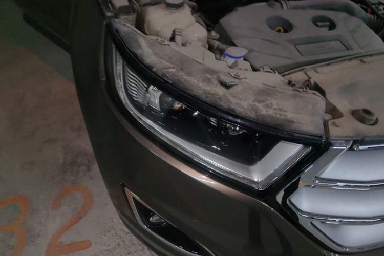 Used Ford Edge 2016 EcoBoost 245 Two-Wheel-Drive Titanium 7-Seater Right Front Headlight