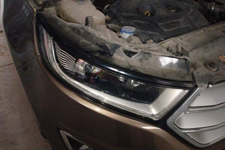 Used Ford Edge 2016 EcoBoost 245 Two-Wheel-Drive Titanium 7-Seater Right Front Headlight